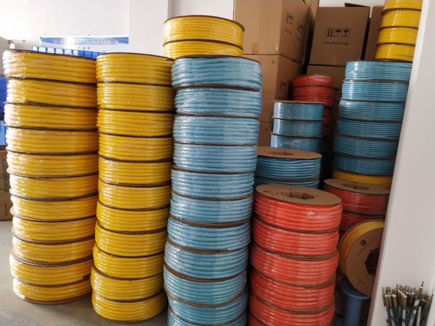 彩色開口自卷式套管大量生產(chǎn)中歡迎下單！